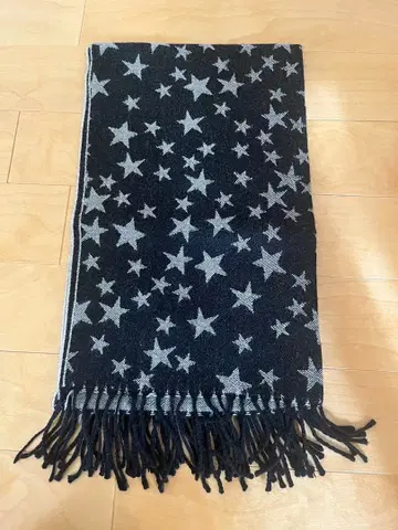 투 비. 바이 아그네스 베 그라데이션 스타 별 스톨 머플러