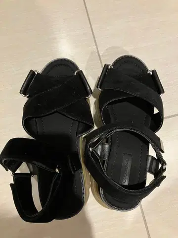 코코딜 통굽 샌들