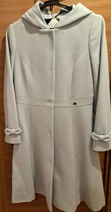 TOCCA 후드 부착 라이트 블루 코트