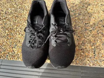 블랙 메쉬 스니커즈