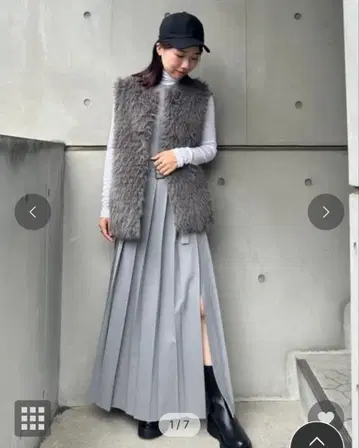 알아바일 2024AW 자카드 인조 모피 콤비 니트 베스트