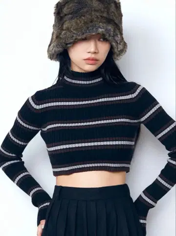 EMODA 에모다 하이넥 크롭 니트 새상품 미사용