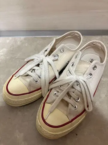 컨버스 척테일러 올스타 화이트 23.5cm chuck tyler