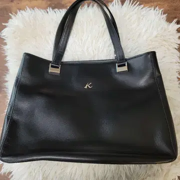 키타무라 블랙 가죽 토트백 K 자수 포함