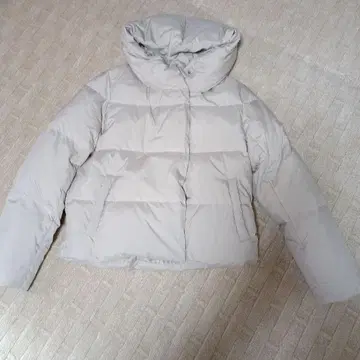 인덱스 후드 부착 다운 자켓