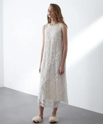 GRACE CONTINENTAL 자수 롱 원피스