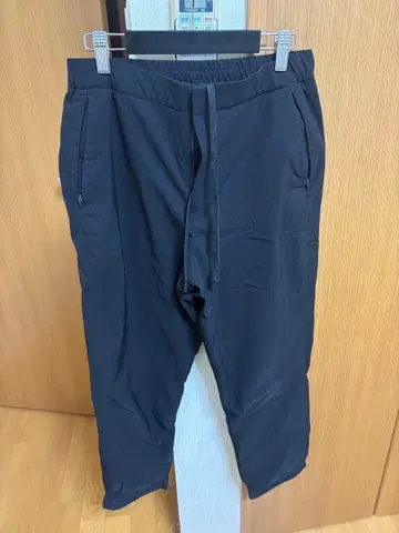 UNIQLO 웜 팬츠 기장 짧은 M 사이즈