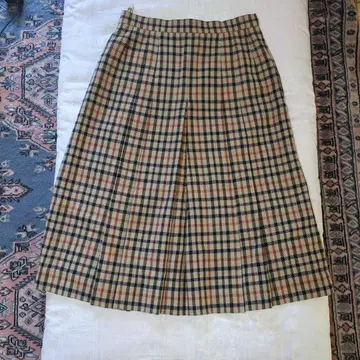 DAKS 체크 무늬 플리츠 스커트 무릎 기장