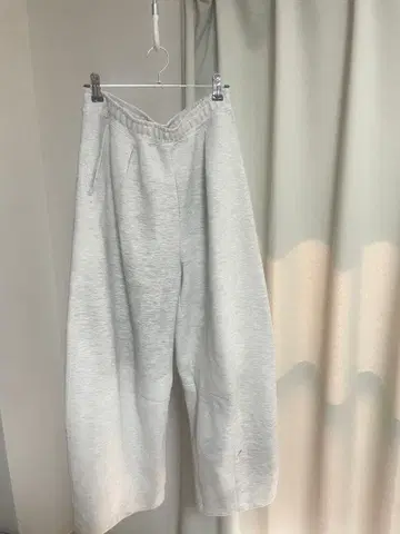 니코앤드 - 라이트 그레이 맨투맨 배럴 팬츠 니코앤드