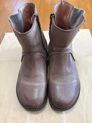 버켄스탁 스토우 브라운 백 지퍼 부츠