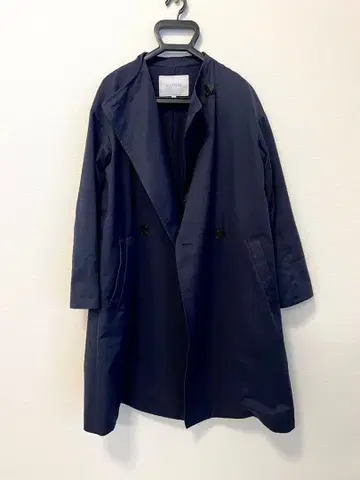 UNTITLED 네이비 트렌치코트