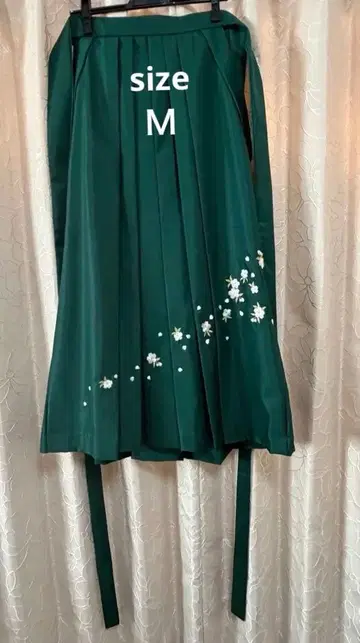 다크 그린 하카마 벚꽃 자수 M