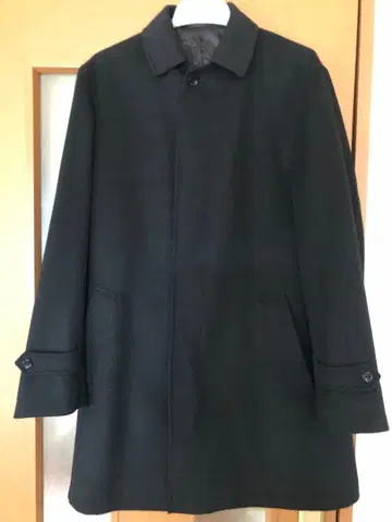 비트윈 블랙 코트