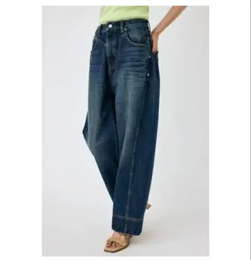 [ MOUSSY ] OVER DYED CURVED BAGGY