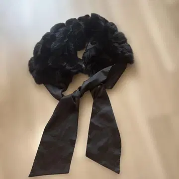 블랙 퍼 리본 포함 머플러