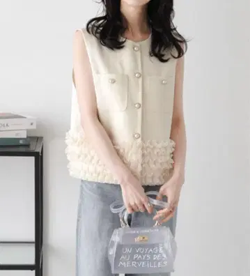 AMELY 프릴 헴 숏 베스트