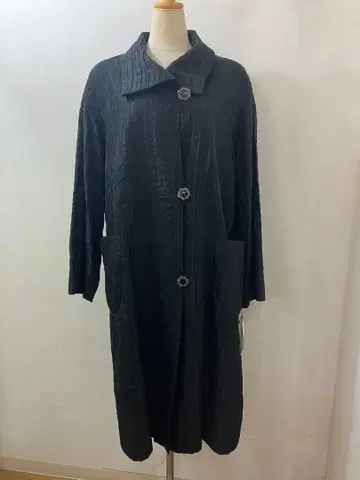 블랙 플리츠 롱 코트