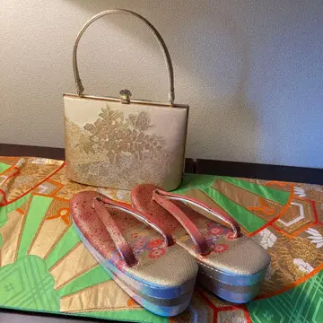 금사가 짜인 아름다운 조리 백 세트