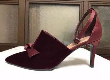 긴자 카네마츠 버건디 벨벳 하이힐