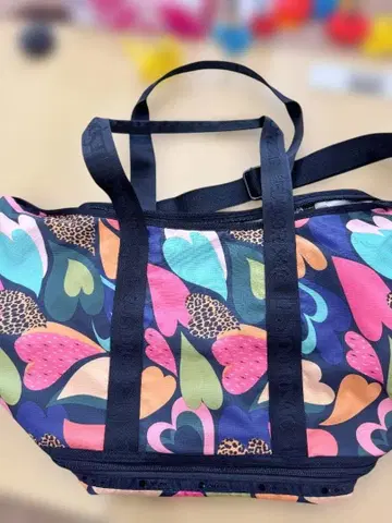 컬러풀 하트 무늬 트래블 백