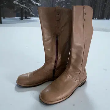 베이지 가죽 롱 부츠 지퍼 포함