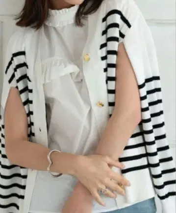 정가 6490 도노반 케이프 가디건 2way 고급 보더 골드 버튼