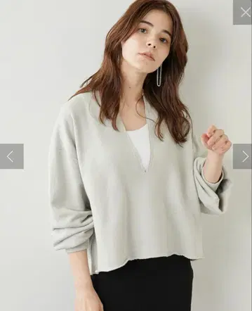 윔 가젯 맨투맨 V넥 풀오버 라이트 베이지