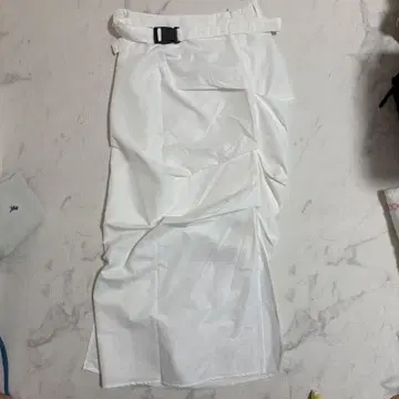 callautia 칼라우티아 벨트 포함 사이드 턱 디자인 스커트