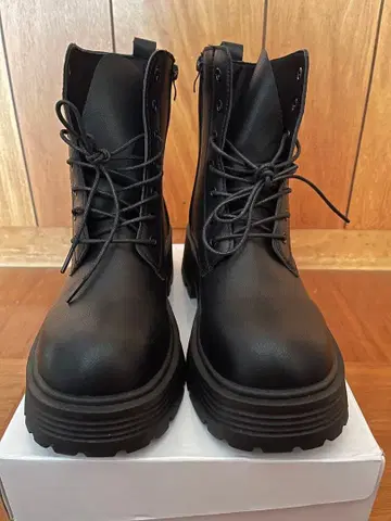 숏부츠 블랙 지퍼 포함