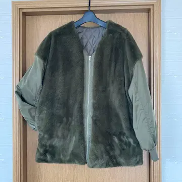 올리브 그린 집업 자켓