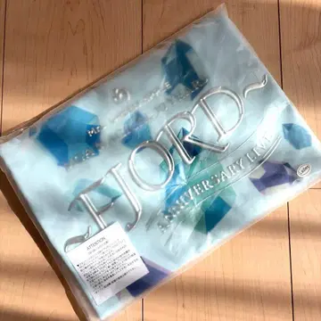 [ 새상품 ] 미세스 FJORD 크리스탈T셔츠 라이트 블루 크롭