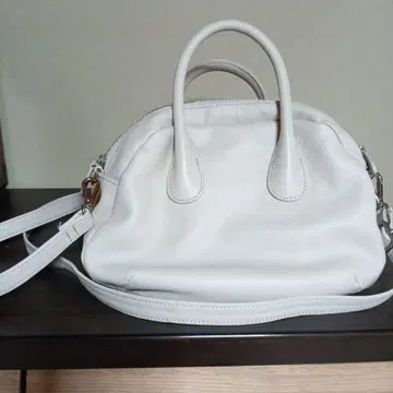 비어즐리 가죽 숄더백 라이트 그레이