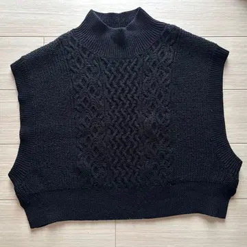 블랙 케이블 니트 하이넥 베스트 어반 리서치