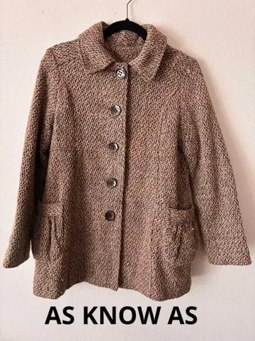 AS KNOW AS 베이지 계열 버튼 코트