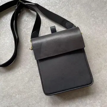 새상품급 [ 정가 5.5만 ] Free Hand K-153 각형 미니백