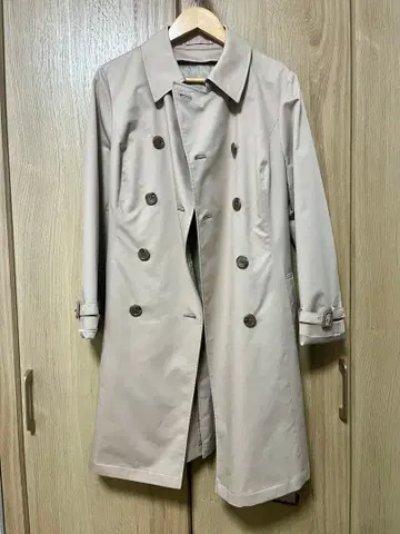 베이지 트렌치코트