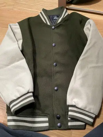 센터빌 자수 바시티 자켓 브라운