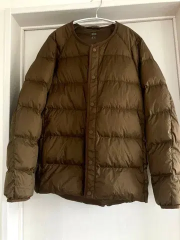 유니클로 다운 남성용 M 브라운