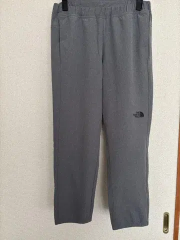 THE NORTH FACE 그레이 스포츠 팬츠