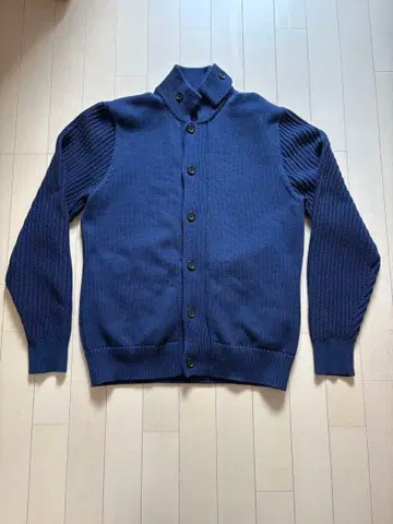 나노 유니버스 네이비 버튼 가디건