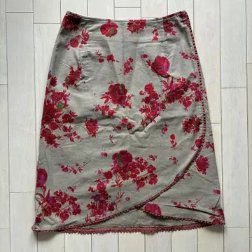 OZOC 랩스커트 베이지 꽃무늬 38 사이즈