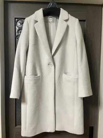 화이트 체스터 코트 M 사이즈