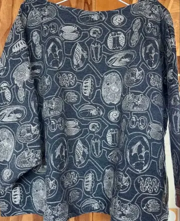 Marble SUD 동물 패턴 긴팔 T셔츠 다크 그레이