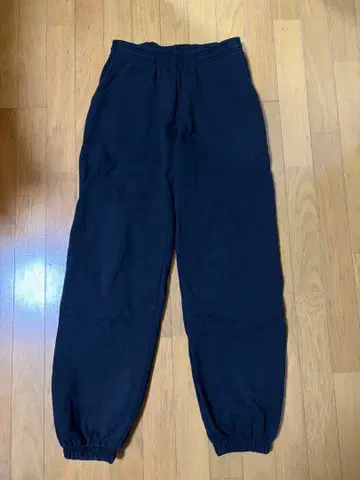 로스아파 맨투맨 블랙