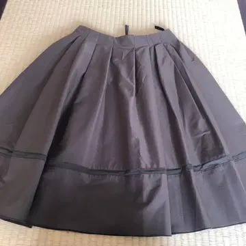 FOXEY 브라운 무릎 기장 플레어 스커트