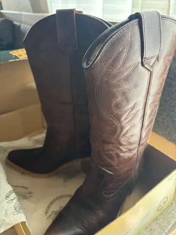 브라운 자수 웨스턴 부츠