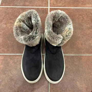 AKAKUR [ MARITAN ] 퍼 달린 숏부츠 ( NV )