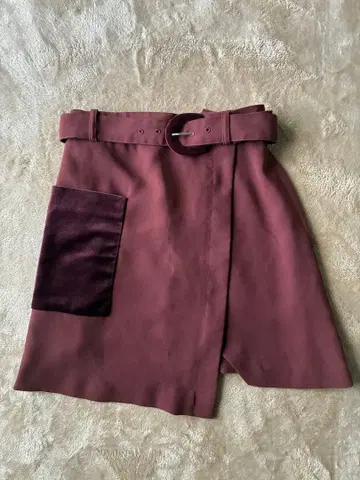 MURUA 랩 미니 스커트 보르도