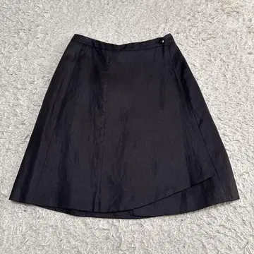 [택 포함 새상품] 아르마니 콜레치오니 플레어 랩스커트 36