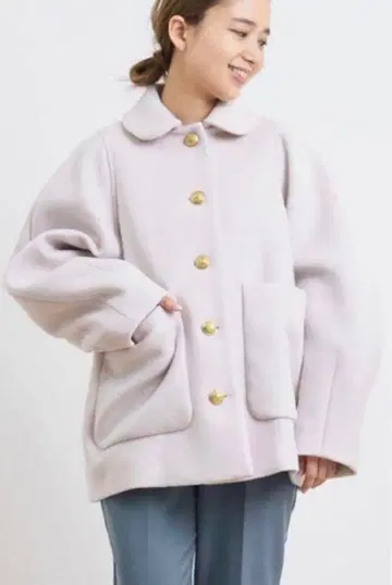 yori 라운드 칼라 숏코트 아이보리